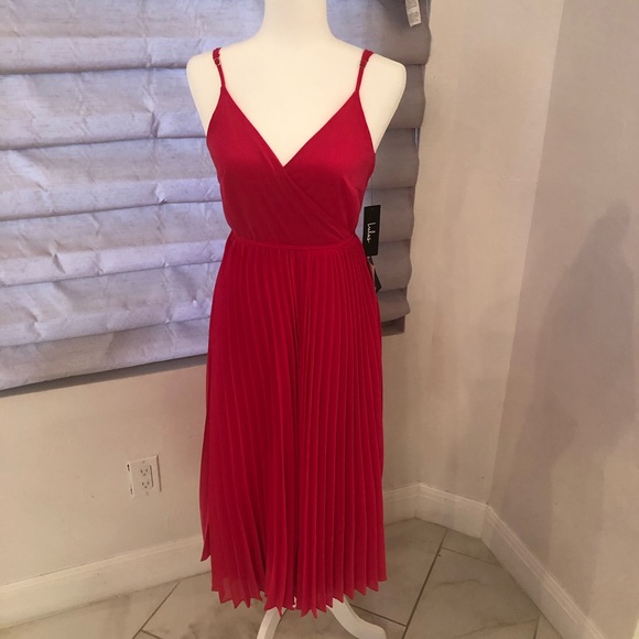 Lulus fuchsia wrap dress - Picture 2 of 5